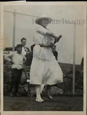 1922 Press Photo Mrs. May Sutton Bundy plays tennis in Harrison, New York picture