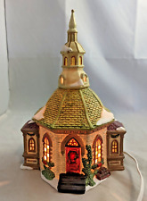 1999 Santa's Workbench Towne Series Christmas Village Hope Chapel In Box Lighted picture