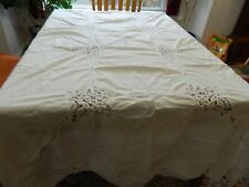 L-24 VINTAGE WHITE COTTON TABLECLOTH WITH FLORAL LACE INSETS 128 X 60 picture