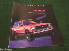 MINT CHEVROLET 1985 CHEVY S-10 BLAZER 20 PAGE SALES BROCHURE NEW (BOX 547) picture