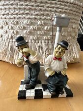 VINTAGE STAN LAUREL AND OLIVER HARDY STATUE FIGURINE No.01 “ON THE TOILET 6/7/3 picture