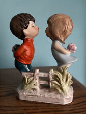 VINTAGE 1971 FRAN MAR MOPPETS FIGURINE KISSING BOY AND GIRL WITH GIFTS picture