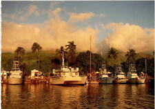 Maui, Lahaina Harbor, history, charm, whaling town, bustling harbor, to postcard picture
