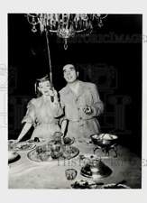 1976 Press Photo Director Vincente Minnelli and Judy Garland on set filming picture