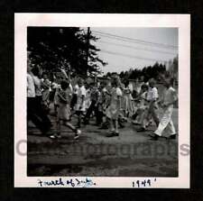 1949 4th JULY PATRIOTIC KIDS PARADE FLAGS OLD/VINTAGE PHOTO SNAPSHOT- F759 picture
