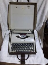 Vintage Underwood Model 18 Portable Typewriter w/ Case Made In Italy picture
