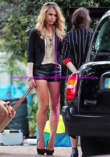 BILLIE PIPER DR. WHO LEGGY 7x10 PHOTO A-BPIP picture