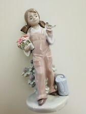 Vintage Lladro Little Girl with A Small Bird And A Bouquet Of Flowers #5217 picture