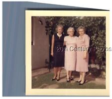 FOUND COLOR PHOTO R_0794 PRETTY WOMEN IN DRESSES BY BUSHES picture