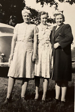 Vintage 1930s Pretty Woman Ladies Fashion Dresses Hats Car Original Photo P11q23 picture