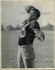 1946 Press Photo Charlie Liu, Hawaiian, who will play quarterback for Portland U picture