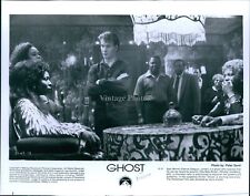 1990 Actor Ghost Patrick Swayze Whoopi Goldberg Paramount Film 8X10 Press Photo picture