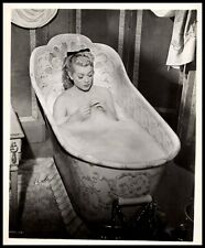 LANA TURNER IN BUBBLE BATH BARE SHOULDERS PORTRAIT 1952 ORIGINAL PHOTO C 6 picture