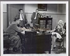Vintage Photo 1957 Peggy Maley with black eye Tony Curtis in Midnight Story picture