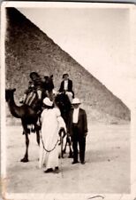 c1915 IDENTIFIED People Riding Camels In Egypt Pyramids Snapshot Photo picture