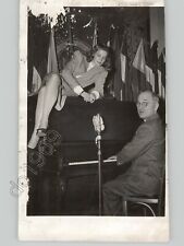HARRY S TRUMAN Plays Piano w HOLLYWOOD Starlet LAUREN BACALL DC 1945 Press Photo picture
