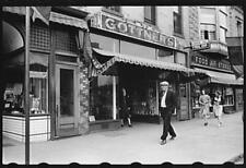 Photo:Newton,Iowa,IA,Gottners,April 1940,John Vachon,FSA,Street Scene,1 picture