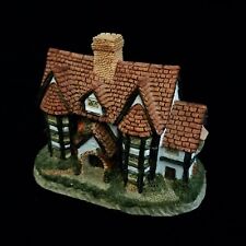 DAVID WINTER COTTAGES FIGURINE - SHRINEHALL - 1985 GREAT BRITAIN picture