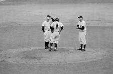 Worried Casey Stengel faced with a change of pitchers in the 7th s .. Old Photo picture