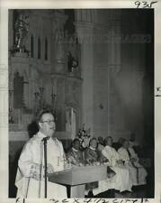 1975 Press Photo Ursuline Academy - Archbishop Philip Hannan, New Orleans picture