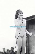 Young ANN MARGRET Performs in VIETNAM PHOTO (8X10) picture