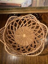 Vintage Handmade Round Basket~scalloped Edge~Fruit Yarn Storage~Exquisite Detail picture