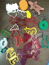 Big Lot Vintage COOKIE CUTTERS Plastic & Metal Holiday Christmas Halloween ETC picture