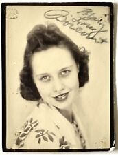 1940s Pretty Woman Girl  Looking Over Shoulder VTG FOUND Photo Booth Arcade picture