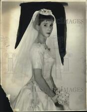 1959 Press Photo Actress Julie Harris in 