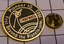 NASA PIONEER 10 FIRST BEYONG THE PLANETS JUNE 1983 vintage pin badge Z8J picture