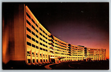 Pennsylvania - Milton S. Hershey Medical Center - Vintage Postcard - Unposted picture
