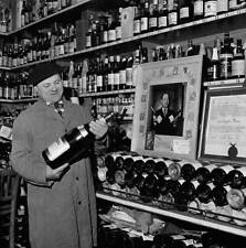 Wine Merchant Jean-Baptiste Besse His Shop Latin Quarter Where He - 1963 Photo picture
