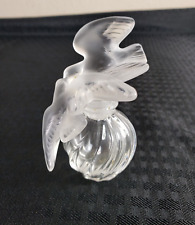 VINTAGE LALIQUE FRENCH CRYSTAL FROSTED GLASS DOVE BIRDS STOPPER PERFUME BOTTLE picture