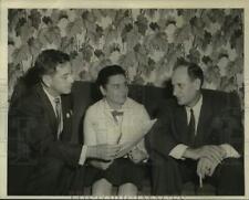 1956 Press Photo Three Liberals Discuss at Democratic Convention in Texas picture