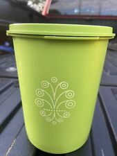 VINTAGE TUPPERWARE CANISTER NESTING SMALL LIME GREEN 811-6 W/ LID 812-20 @@@@@@@ picture