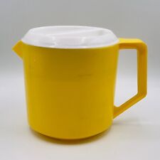 VTG  Rubbermaid Pitcher Gold Yellow 1 1/2 1.5 Quart Slotted White Lid Retro 2745 picture