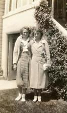 PP349 Vtg Photo TWO YOUNG WOMEN, BEST FRIENDS, BOBBED HAIR c 1934 picture