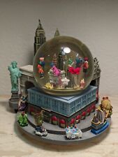 2004 Macy's Thanksgiving Day Parade Musical Snowglobe Waterglobe Train READ picture