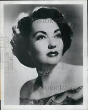 1951 Press Photo Actress Lynn Bari picture