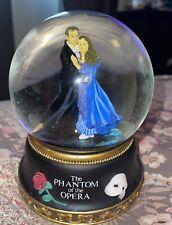 1986 Phantom of the Opera Christine and Raoul Snowglobe Music Box  Vintage Works picture
