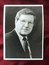 Autograph LLOYD AXWORTHY-2nd Minister of Foreign Affairs CANADA-handsigned picture