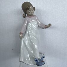 Lladro Little Girl Off to Bed with Blue Bunny Slippers #6421 Porcelain Figurine picture