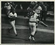1983 Press Photo Milwaukee Brewers - Celebration of Game Win, Playoffs picture