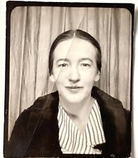 1940s VINTAGE Photo Booth Girl Next Door Arcade BEAUTY With Cupids Bow Lips picture