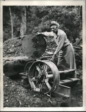 1946 Press Photo A. C. Brown shows abandoned machinery at Cumberland Lumber Co. picture