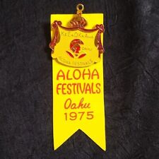 1975 KeEaOKaAaina ALOHA FESTIVAL OAHU RIBBON PIN Hawaiian Island old vtg Hawaii picture