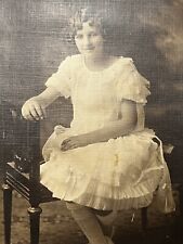 Terrell TX Pretty Pose Woman Found Photo Vintage Photography Fife Family picture