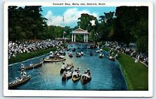 Postcard MI 1931 Belle Isle Concert Day People In Boats and Grass K1 picture