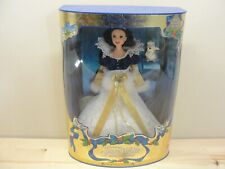 NEW 1998 WALT DISNEY SNOW WHITE AND SEVEN DWARFS DOLL HOLIDAY PRINCESS picture