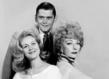 Cast of Classic TV Series BEWITCHED Picture Photo 8